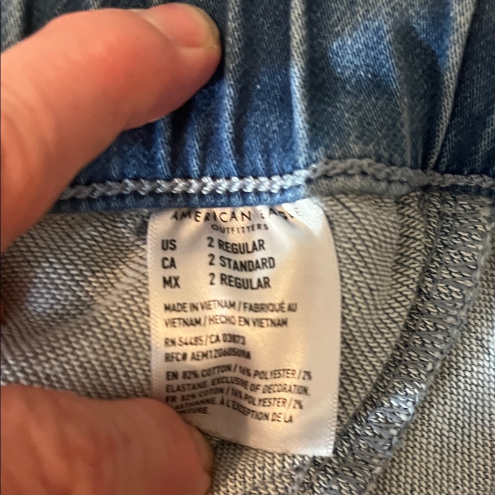 American Eagle Outfitters Sky Blue Cropped Jeans size 2 - Picture 8 of 8